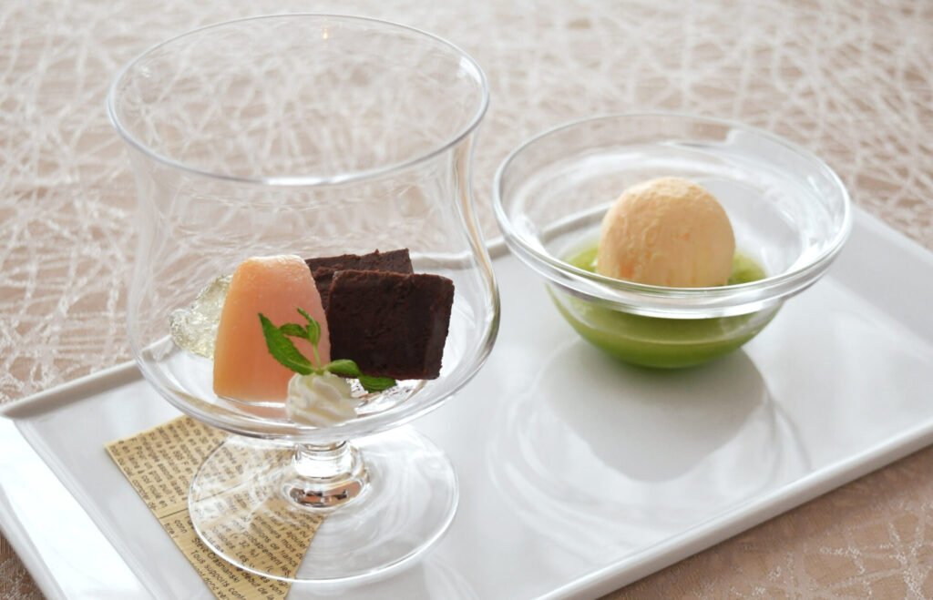 ショコラテリーヌとメロンのスープ　バニラアイスを添えて
