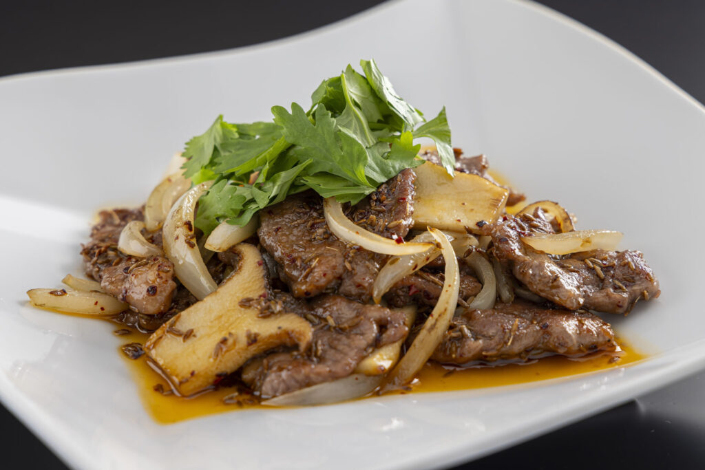 ラム肉肩ロースの辛味炒め クミンの香り