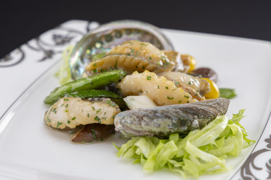 蝦夷鮑のやわらか青紫蘇風味炒め