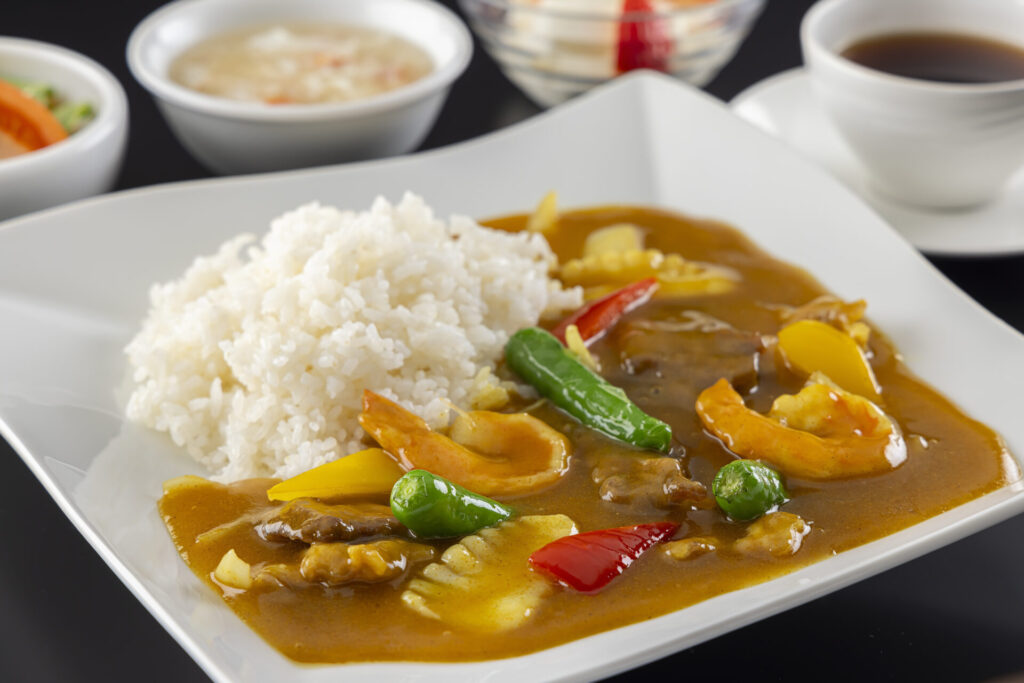古新町中華カレー
<font size=2px>サラダ・スープ・デザート・コーヒー付き</font>