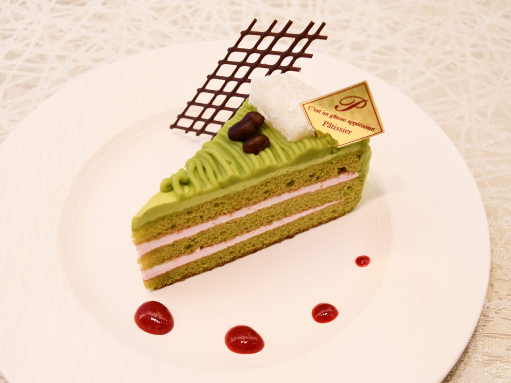 宇治抹茶とストロベリーのショートケーキ